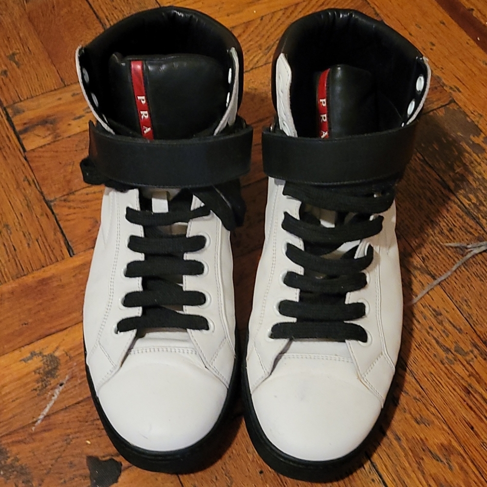 Men Black and white sneakers